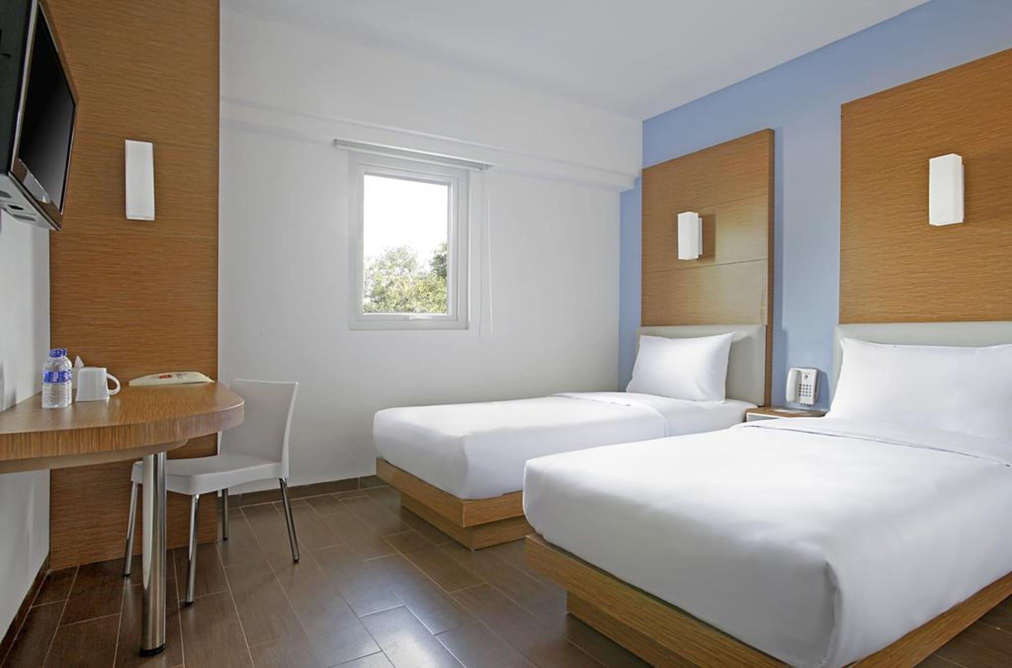 Amaris Hotel Senen Jakarta Exteriör bild