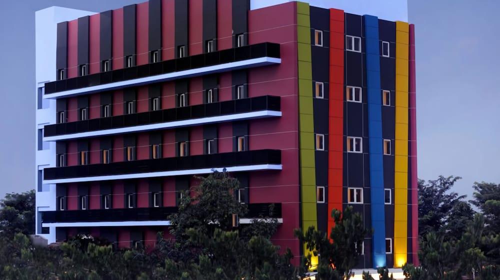 Amaris Hotel Senen Jakarta Exteriör bild