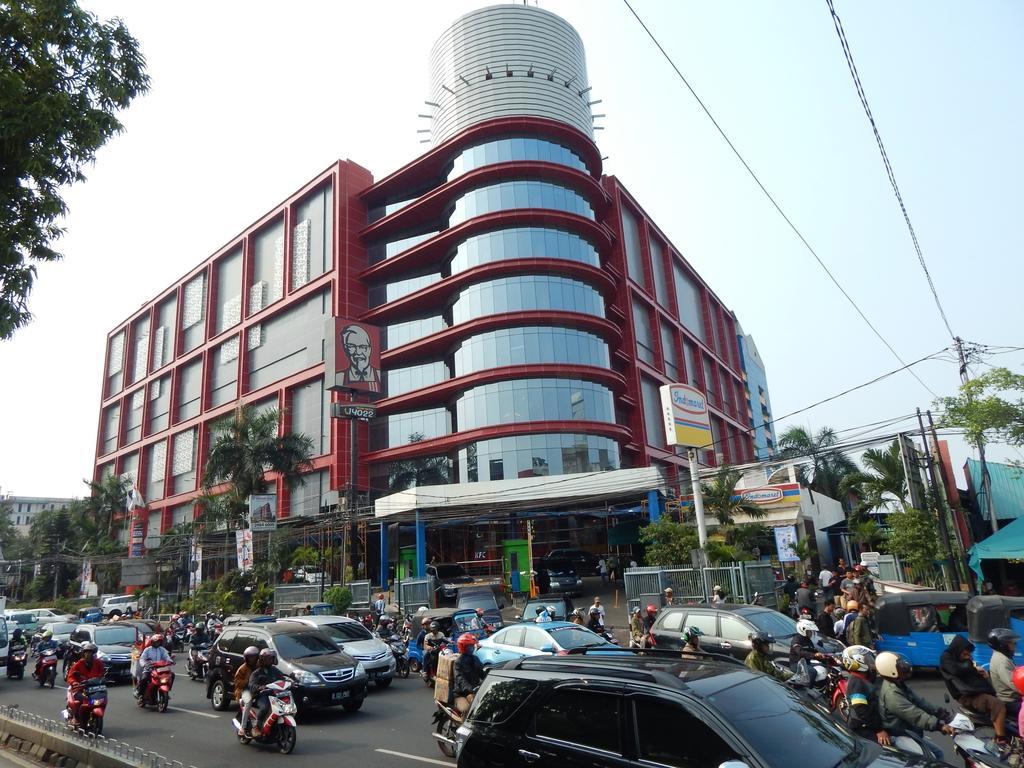 Amaris Hotel Senen Jakarta Exteriör bild