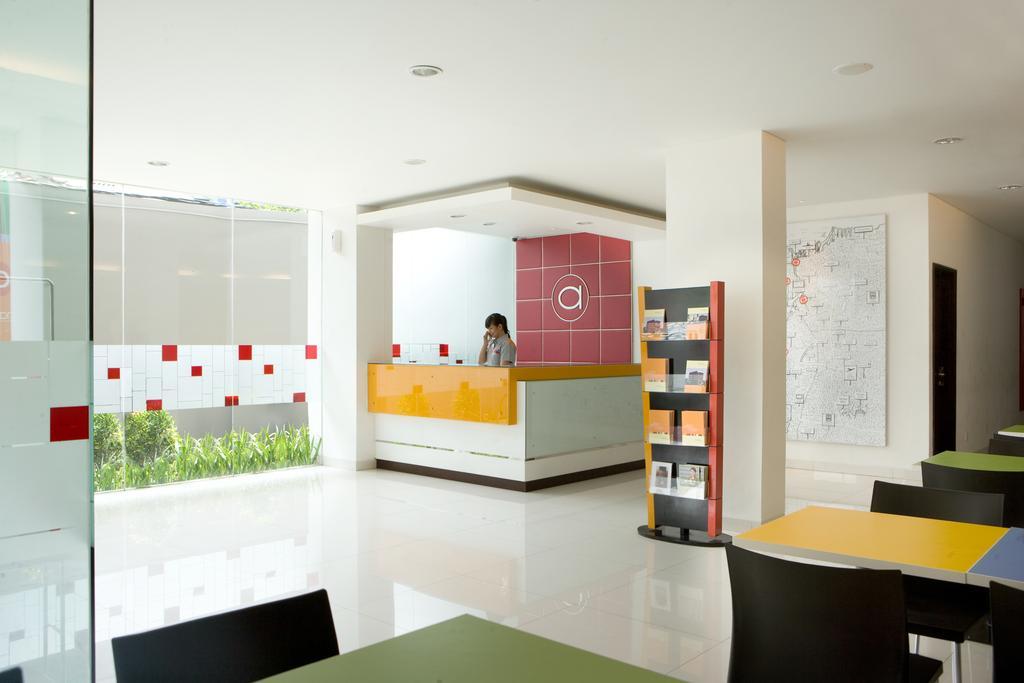 Amaris Hotel Senen Jakarta Exteriör bild