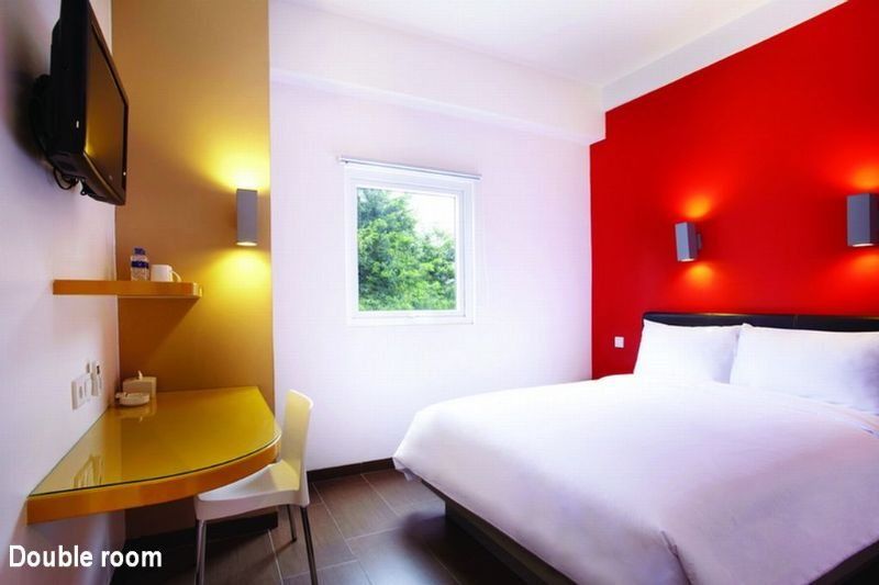 Amaris Hotel Senen Jakarta Exteriör bild