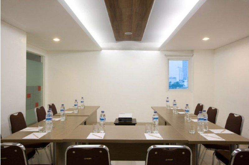 Amaris Hotel Senen Jakarta Exteriör bild